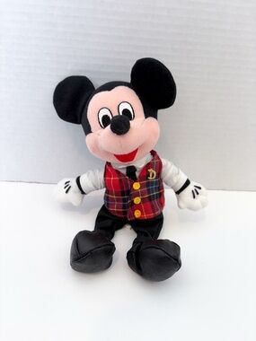 Disney Tour Guide Mickey Guest Relations stuffed animal plush